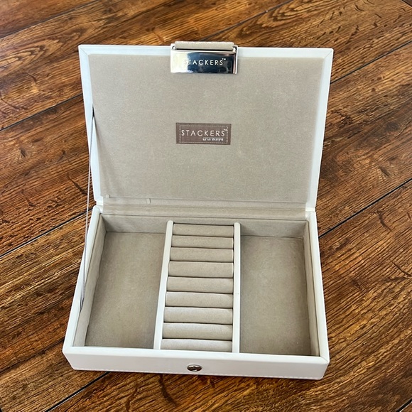 stackers Jewelry - Stackers Jewlery box